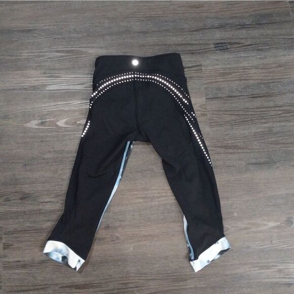 Lululemon Stop at Nothing Cropped Leggings | 2 - Picture 9 of 10